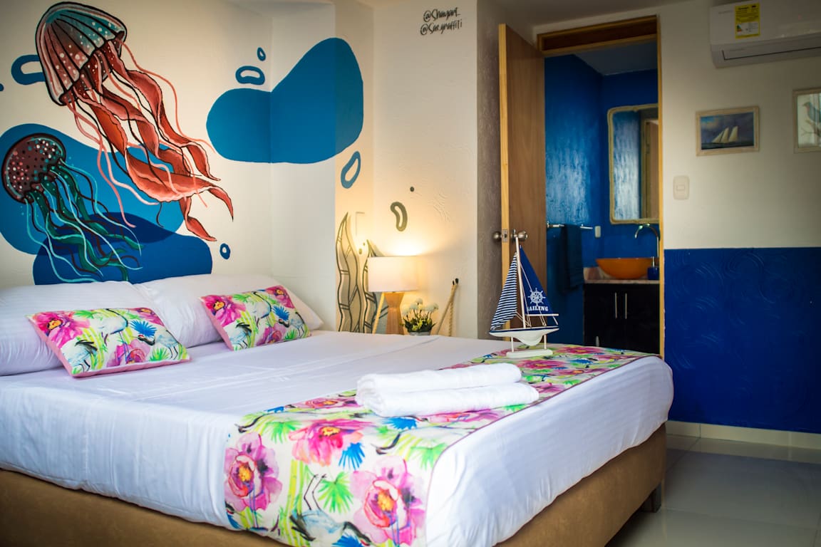 Casa del Puerto Hostel &amp; Suites