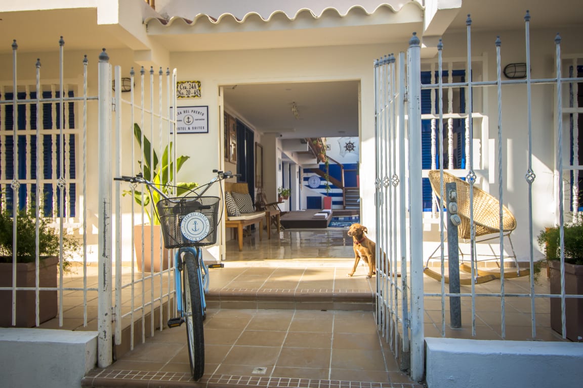 Casa del Puerto Hostel &amp; Suites