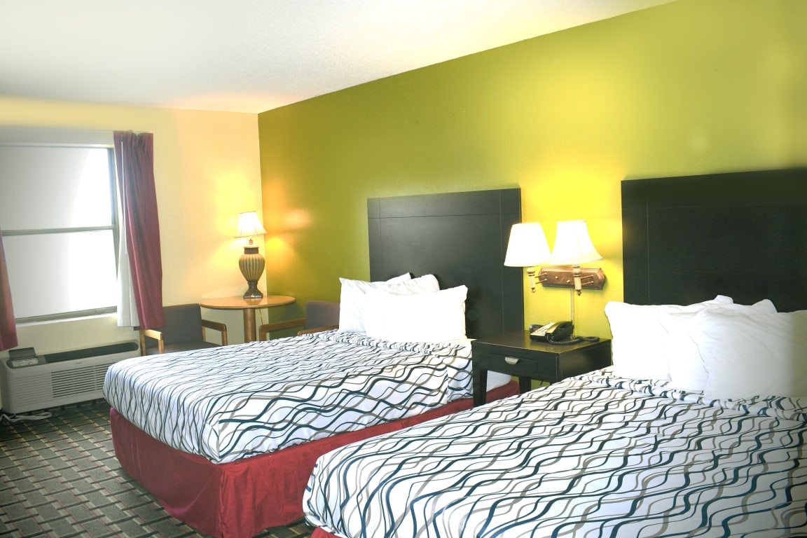 Sky Palace Inn &amp; Suites Wichita North