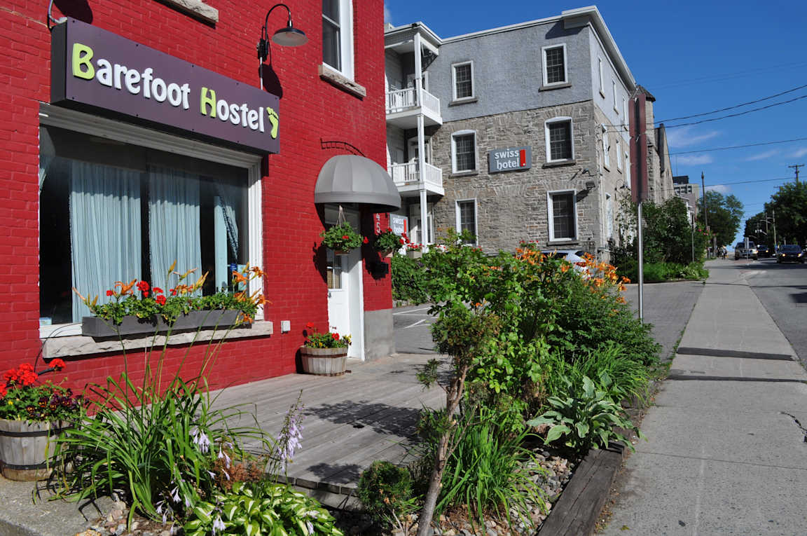 Barefoot Hostel