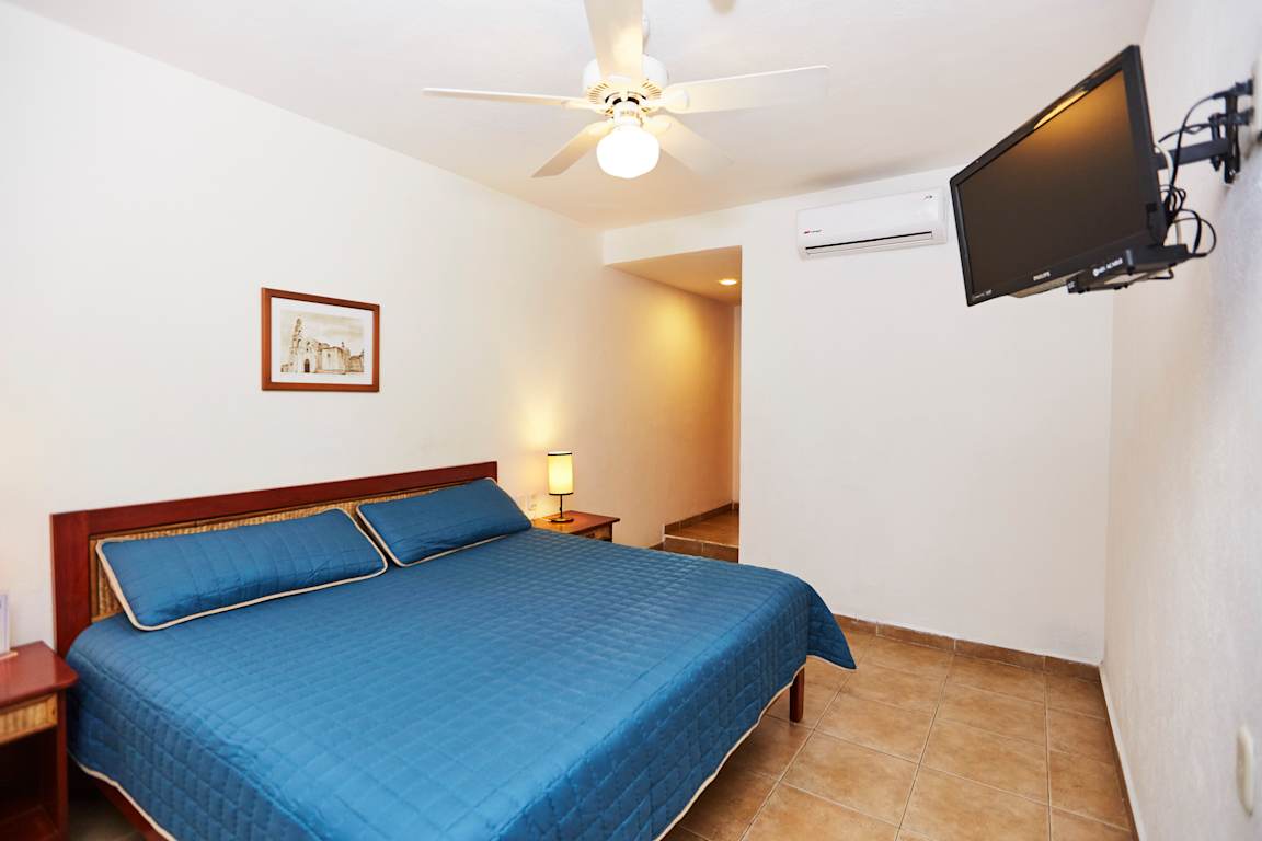 Hotel Suites Ixtapa Plaza y centro comercial