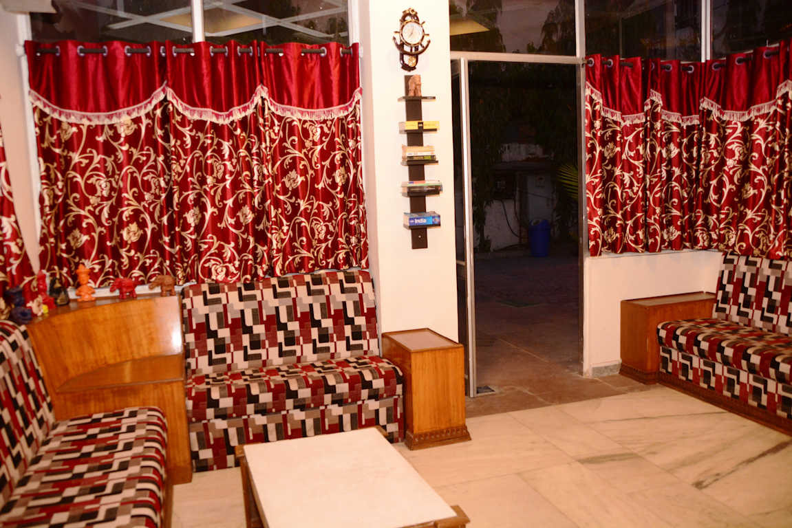 Hotel Sugandh Retreat