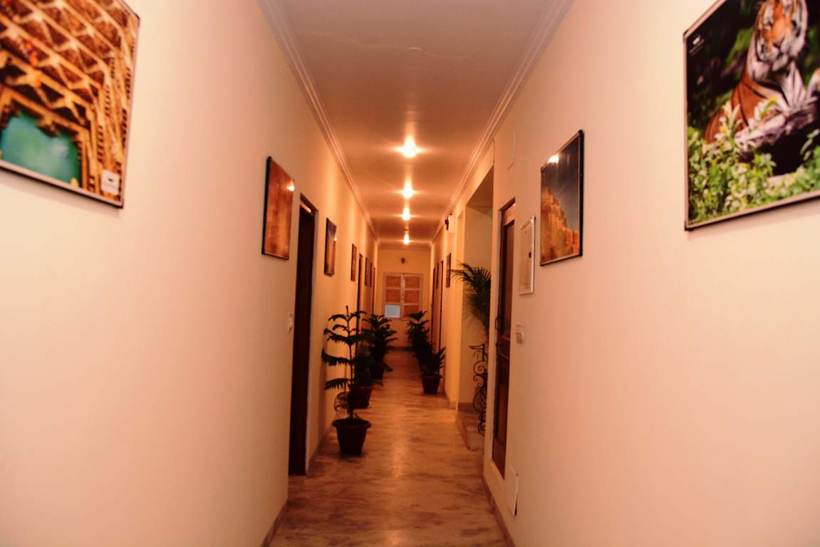 Hotel Sugandh Retreat