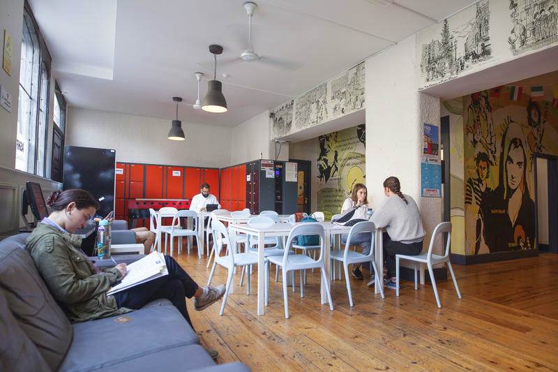 Zona común en Ashfield Hostel, Dublin, Irlanda [Foto: Hostelworld]