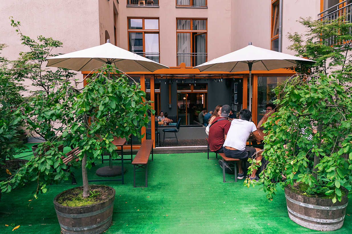 Patio del St Christopher’s Berlin Mitte [Foto: Hostelworld] 