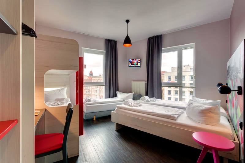 Habitación para grupos en el Meininger Berlín Alexanderplatz [Foto Hostelworld] 