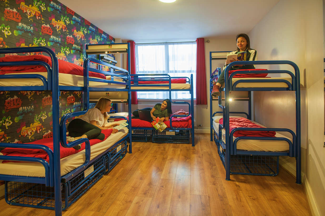 Dormitorio femenino de 6 literas en el Abigails Hostel, Dublín, Irlanda [Foto: Hostelworld]