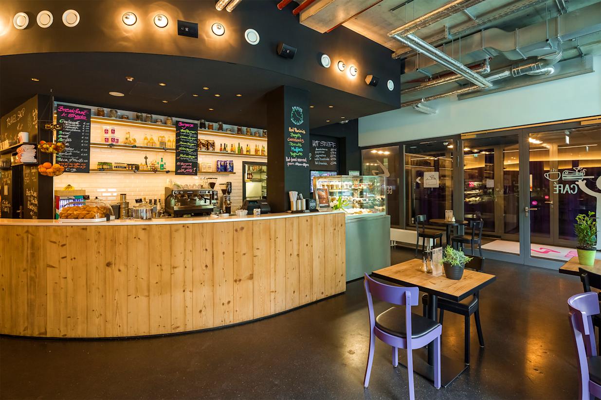 El café del Generator Berlin Mitte [Foto: Hostelworld]