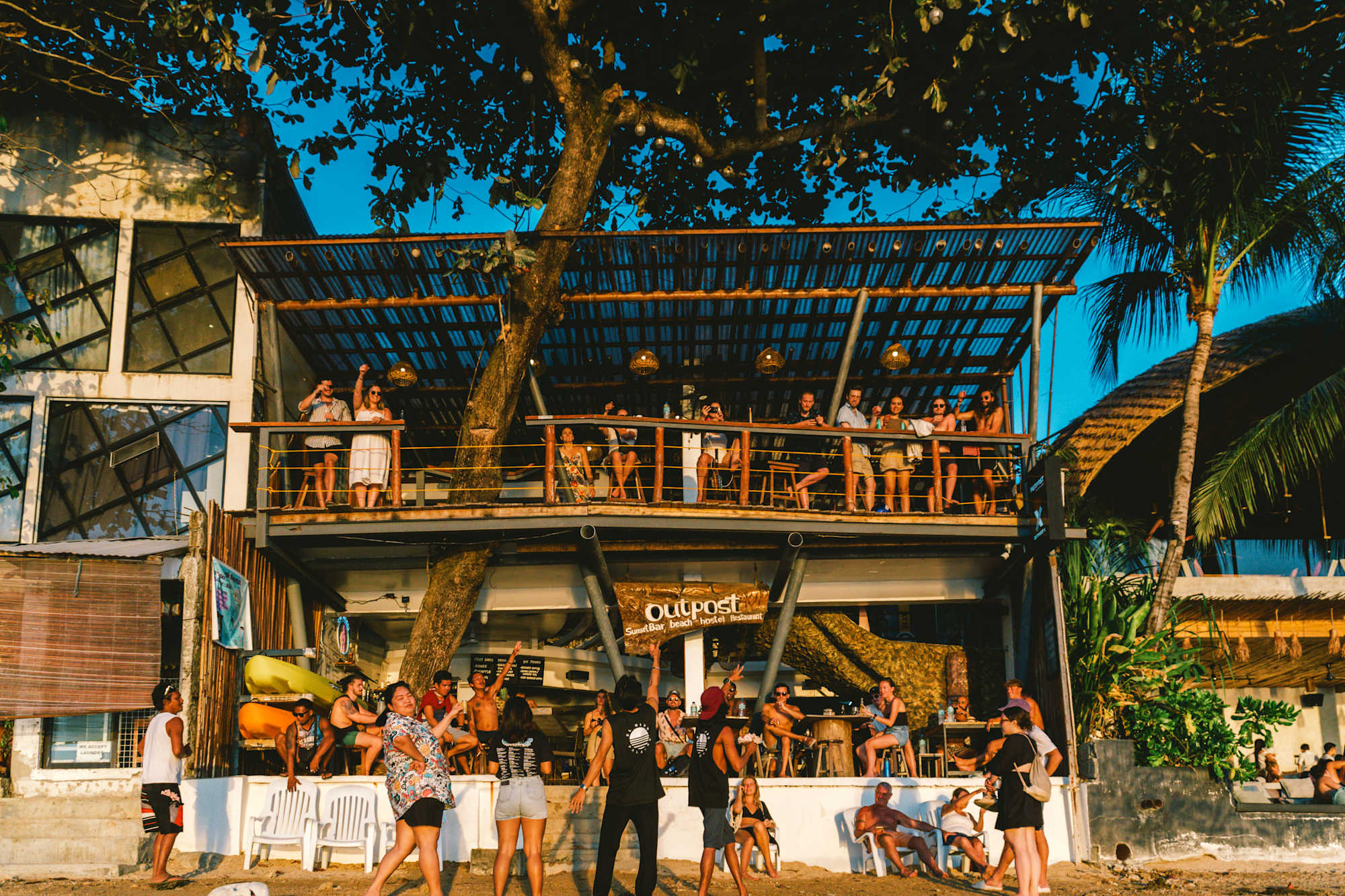Outpost Beach Hostel el nido