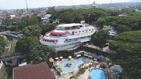 Kapal Garden Hostel - Malang
