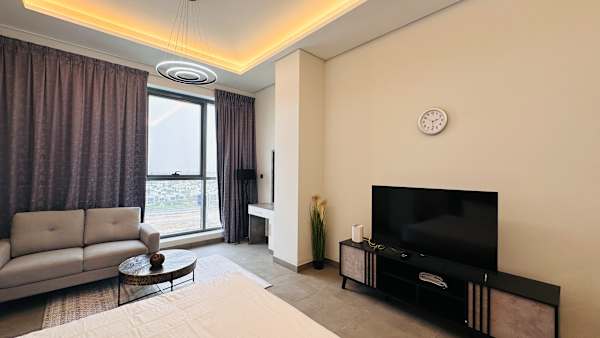 Upscale Apartment At Oval Tower Near Downtown - Dubai