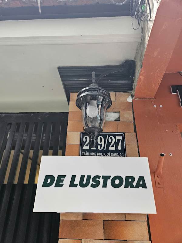 De Lustora - ホーチミン