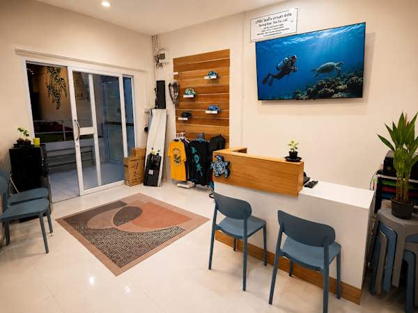Dive In Koh Tao - タオ島
