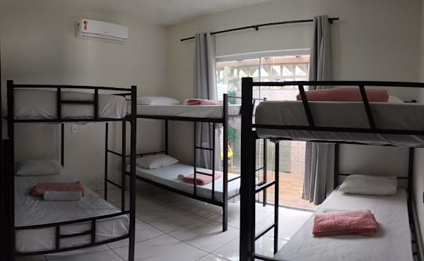 Bombas Beach Hostel - Bombinhas