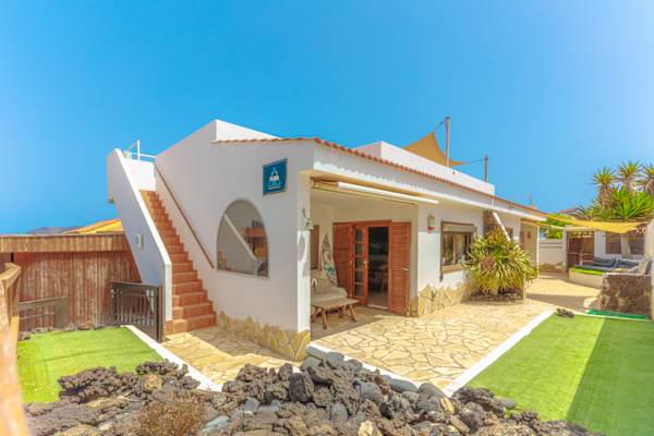 Pura Vida Surf House - Fuerteventura