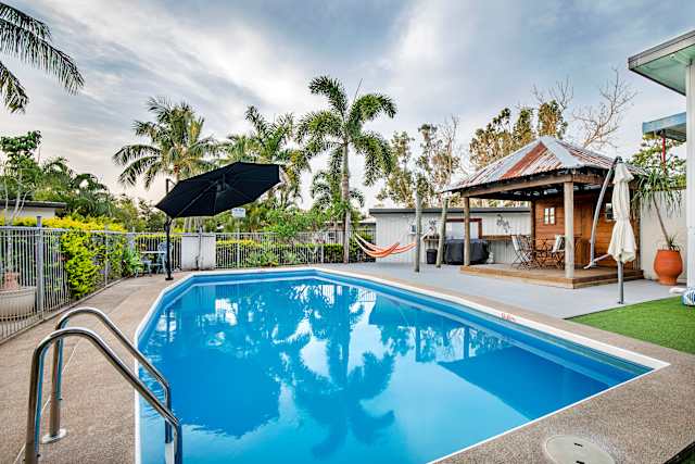 Bush Village Budget Cabins, Airlie Beach