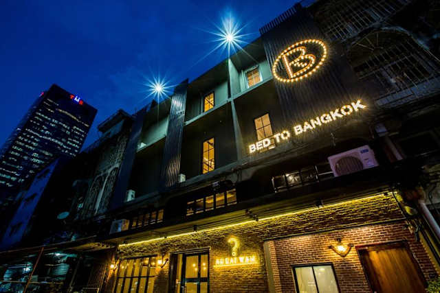 Bed to Bangkok, Bangkok