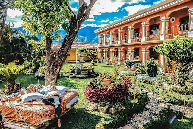 Socialtel Antigua, Antigua