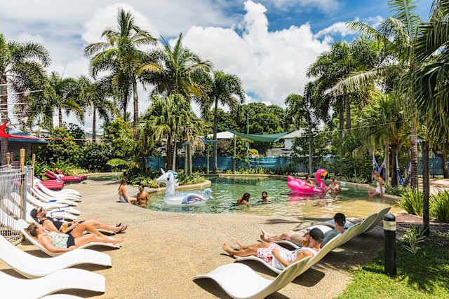 Summer House Cairns, Cairns