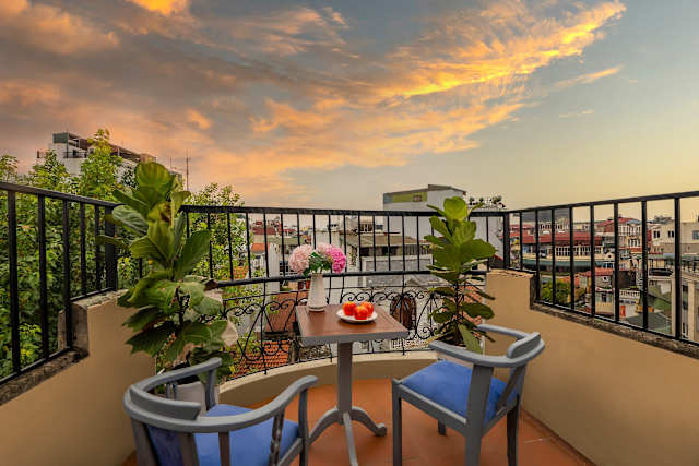Queen Cafe Hotel & Pub, Hanoi