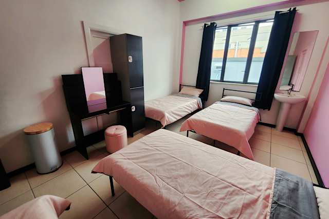 Wanna Stay?, Cairns