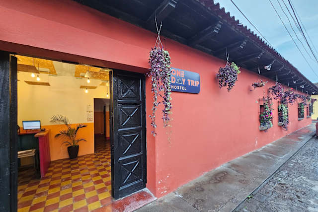 One Day Trip Hostel, Antigua
