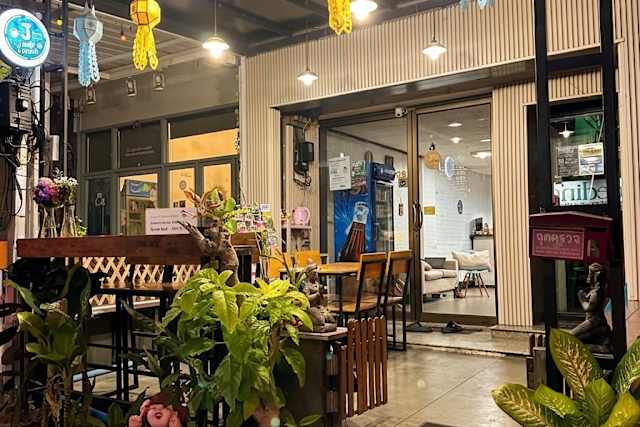 J Cafe & Hostel, Chiang Mai