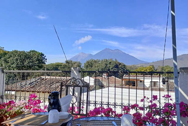 Roof Hostel, Antigua
