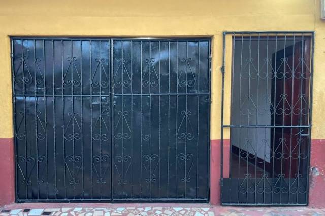 Casa Las Graditas, Leon