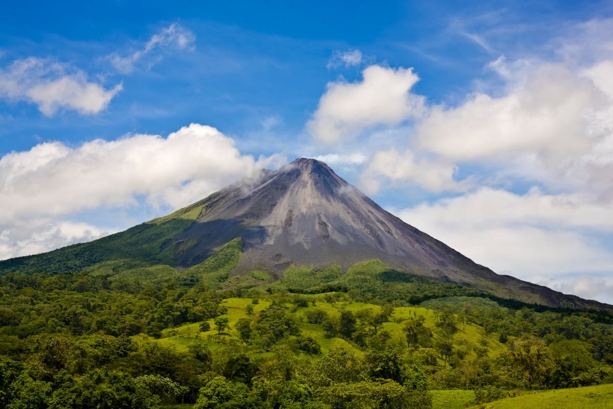 7 Best Hostels In La Fortuna 2024 For Solo Traveler