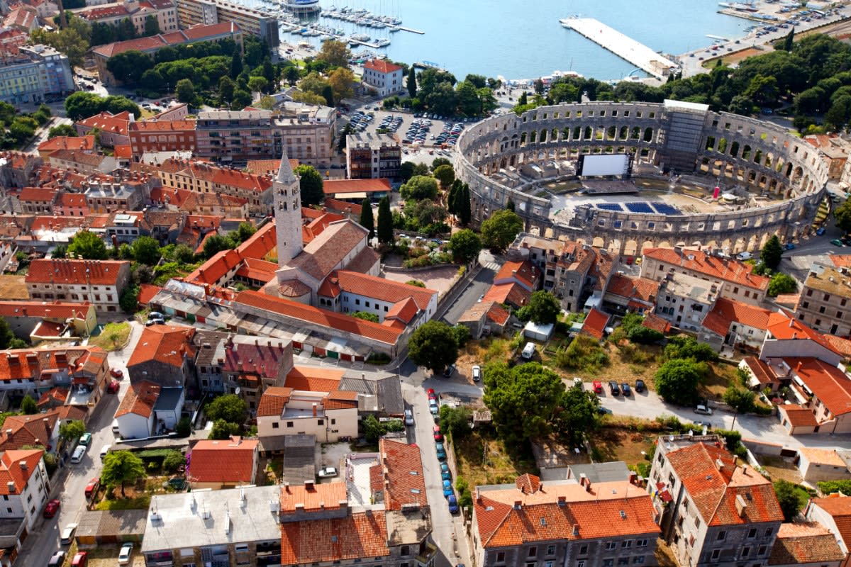 Hostels In Pula from €15 - Top Rated Hostels 2024