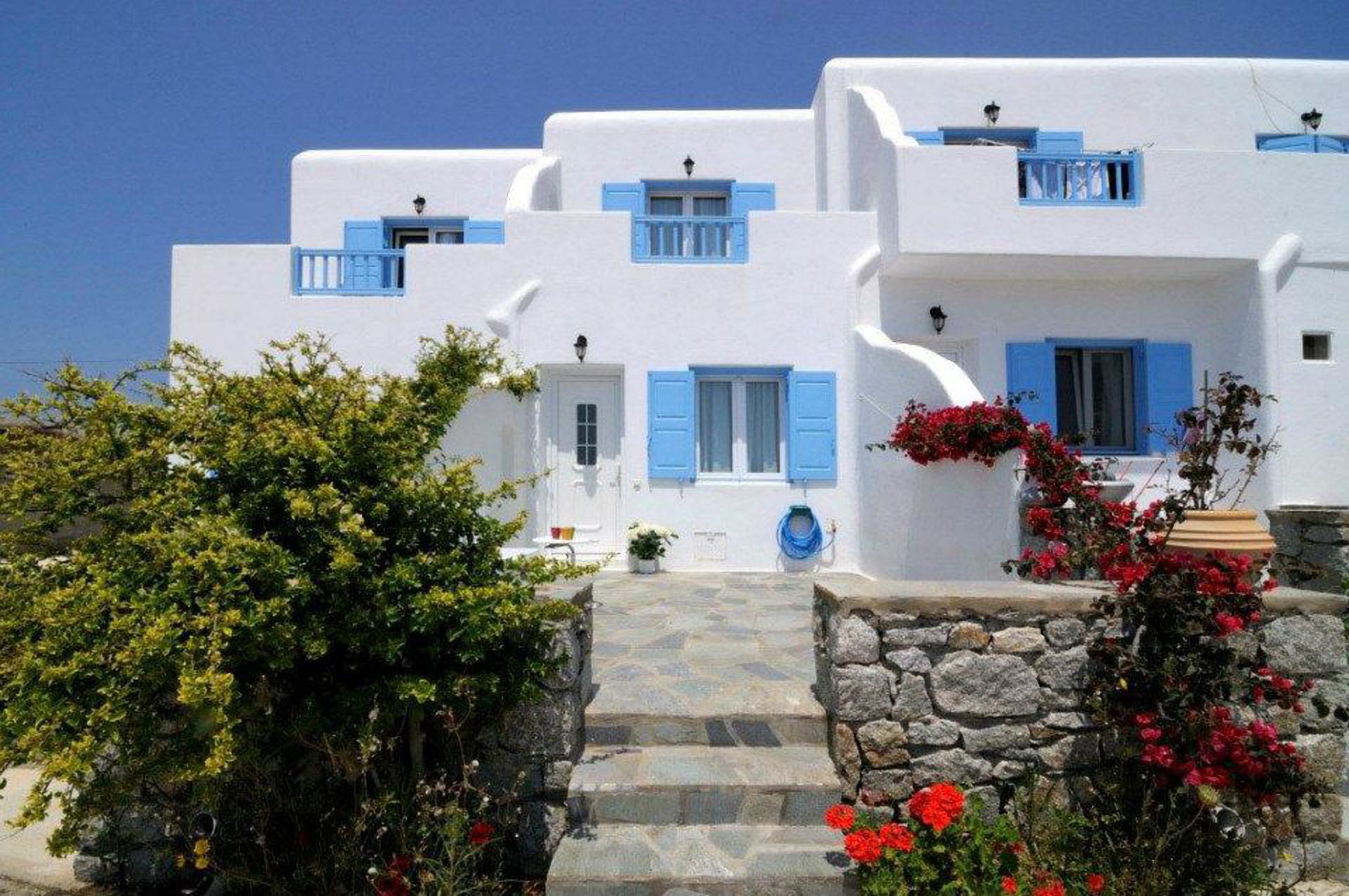 Rinoulas Apartments