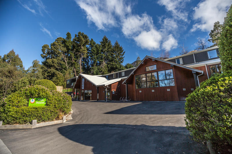 YHA Queenstown Lakefront
