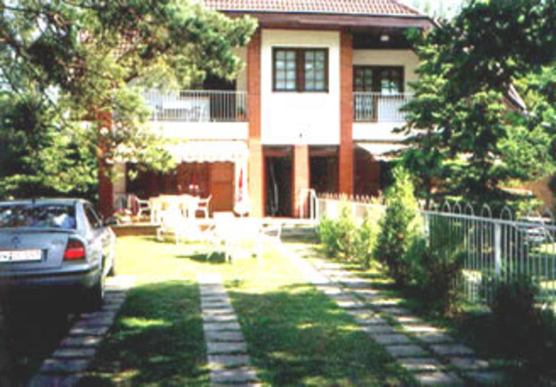 Sunflower Holiday Apartments in Balaton, Hungary Book Apartments with