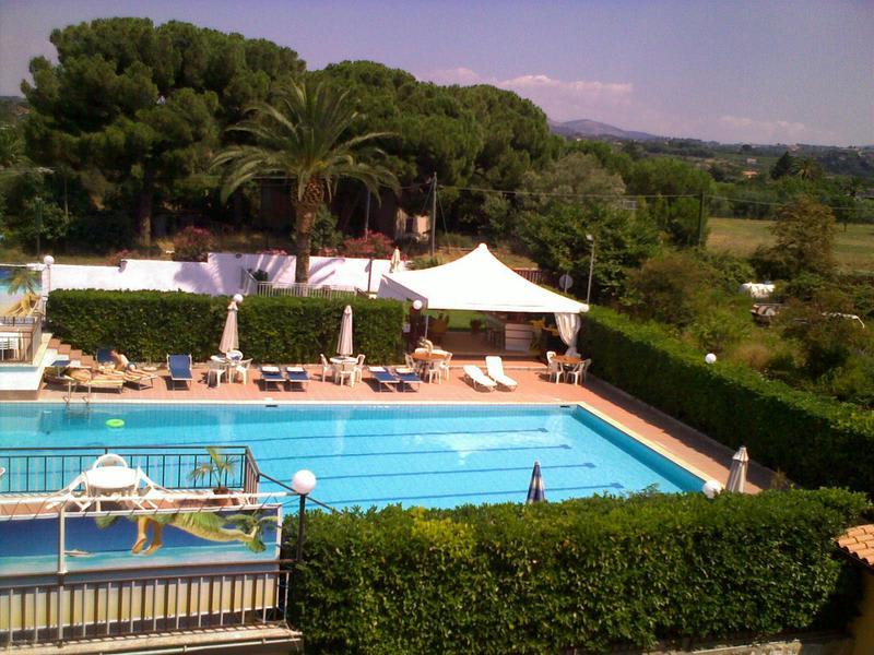 One Park Hotel in Rome Ciampino, Italy Book Budget Hotels with