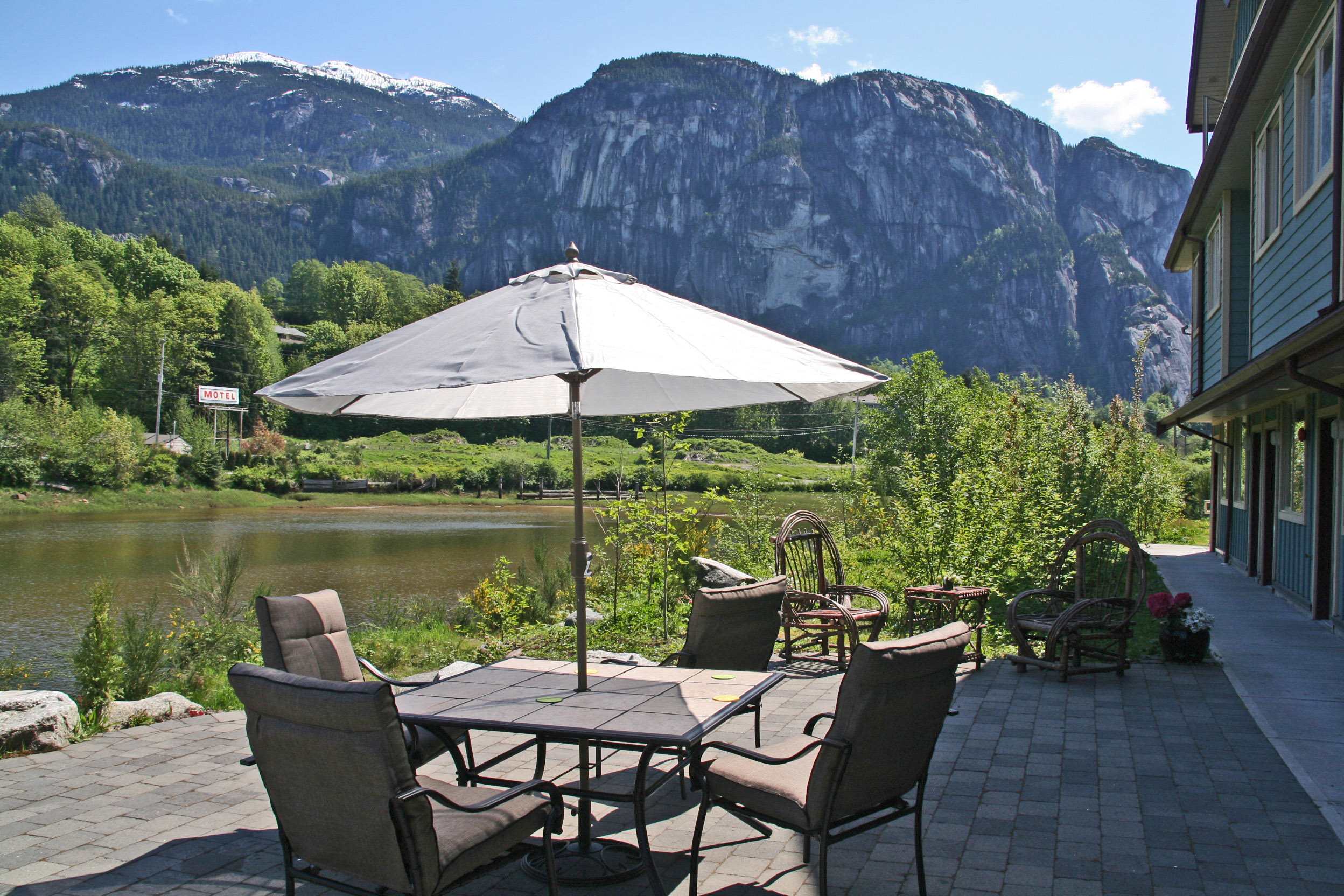 Squamish Adventure Inn