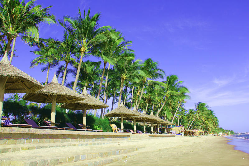 Little Paris Resort & Spa