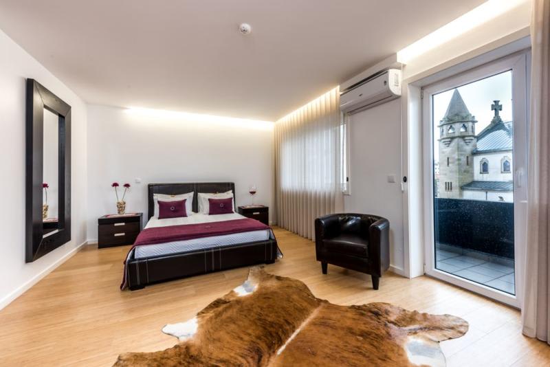 Lounge Inn Guest House & Apartments