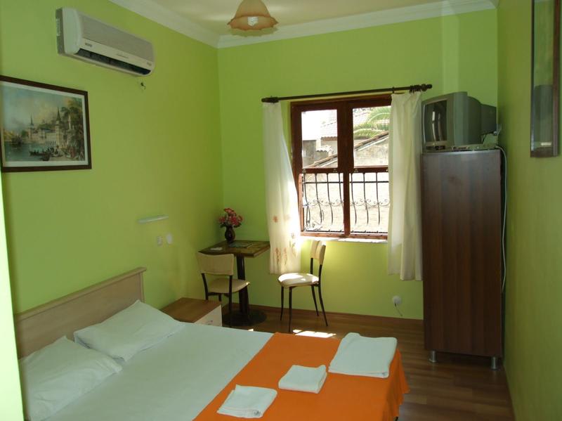 Camel Pension and Apartments