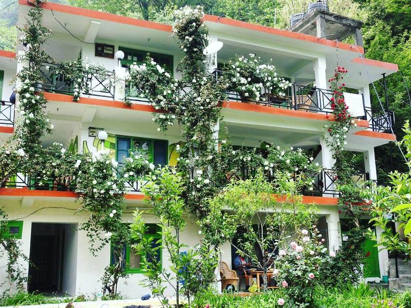 Rockway Hostel and Cafe