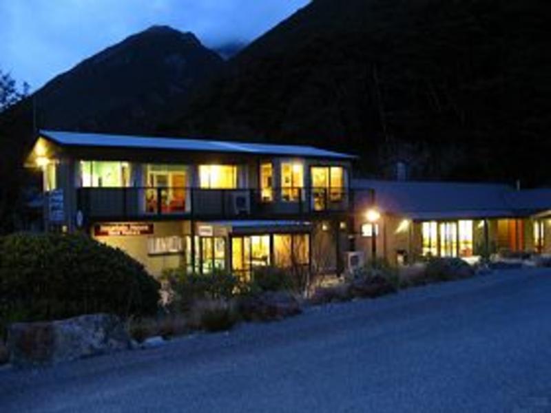 Mountain House, Arthur