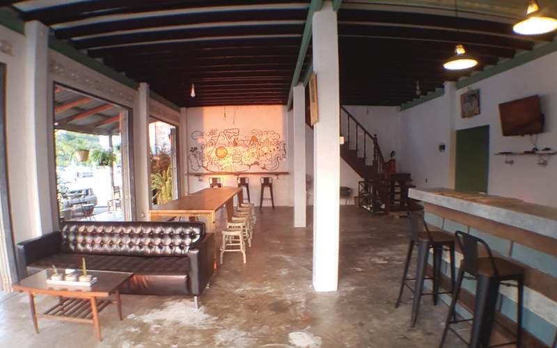 Hosts Hua Hin