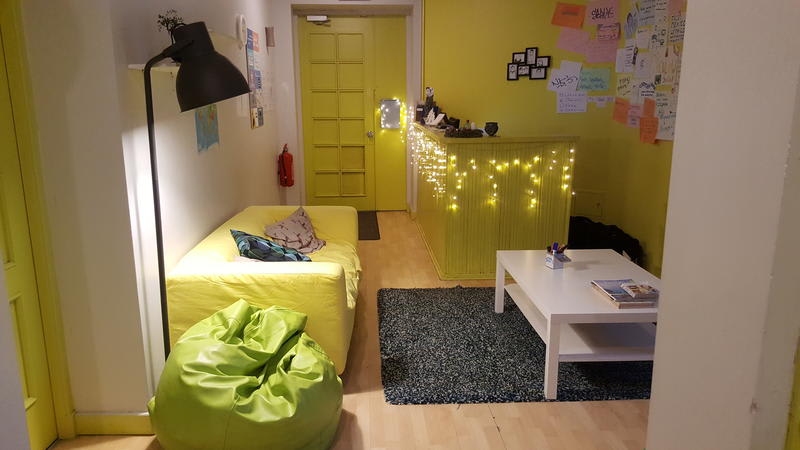 Yellow Hostel Central