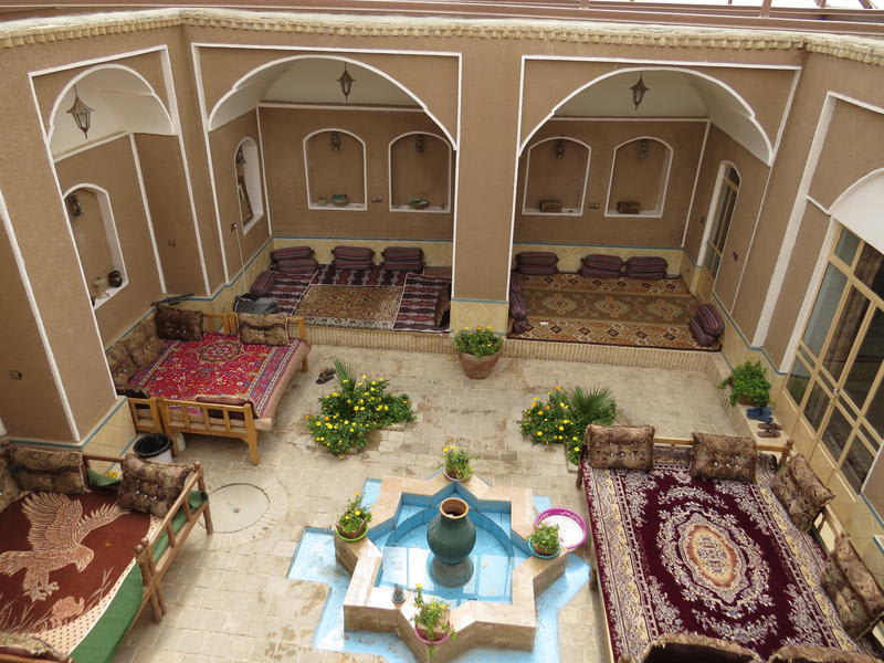 Varzaneh Traditional Guest House