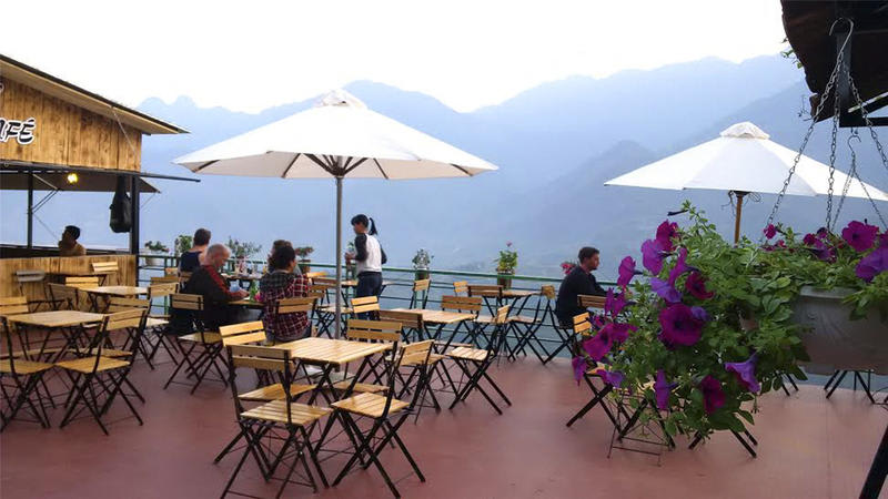 Fansipan Terrace Cafe & Homestay