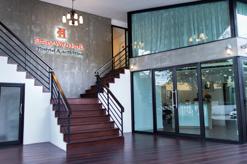 Stay With Hug Poshtel & Activities