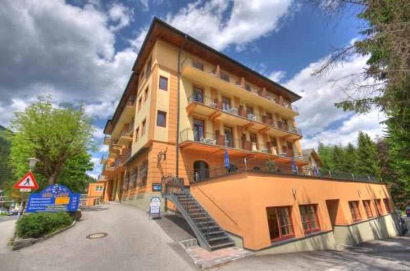 Euro Youth Hotel and Krone