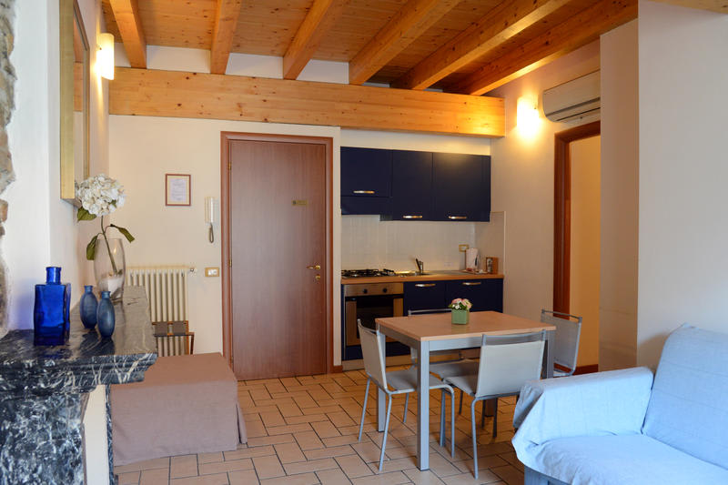 Apartments Le Stanze del Lago in Como, Italy Find Cheap Hostels and Rooms at Apartments Le Stanze del Lago in Como, Italy Find Cheap Hostels and Rooms at