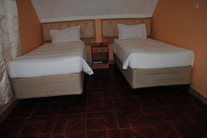 Sunset Junction Lodge & Tours