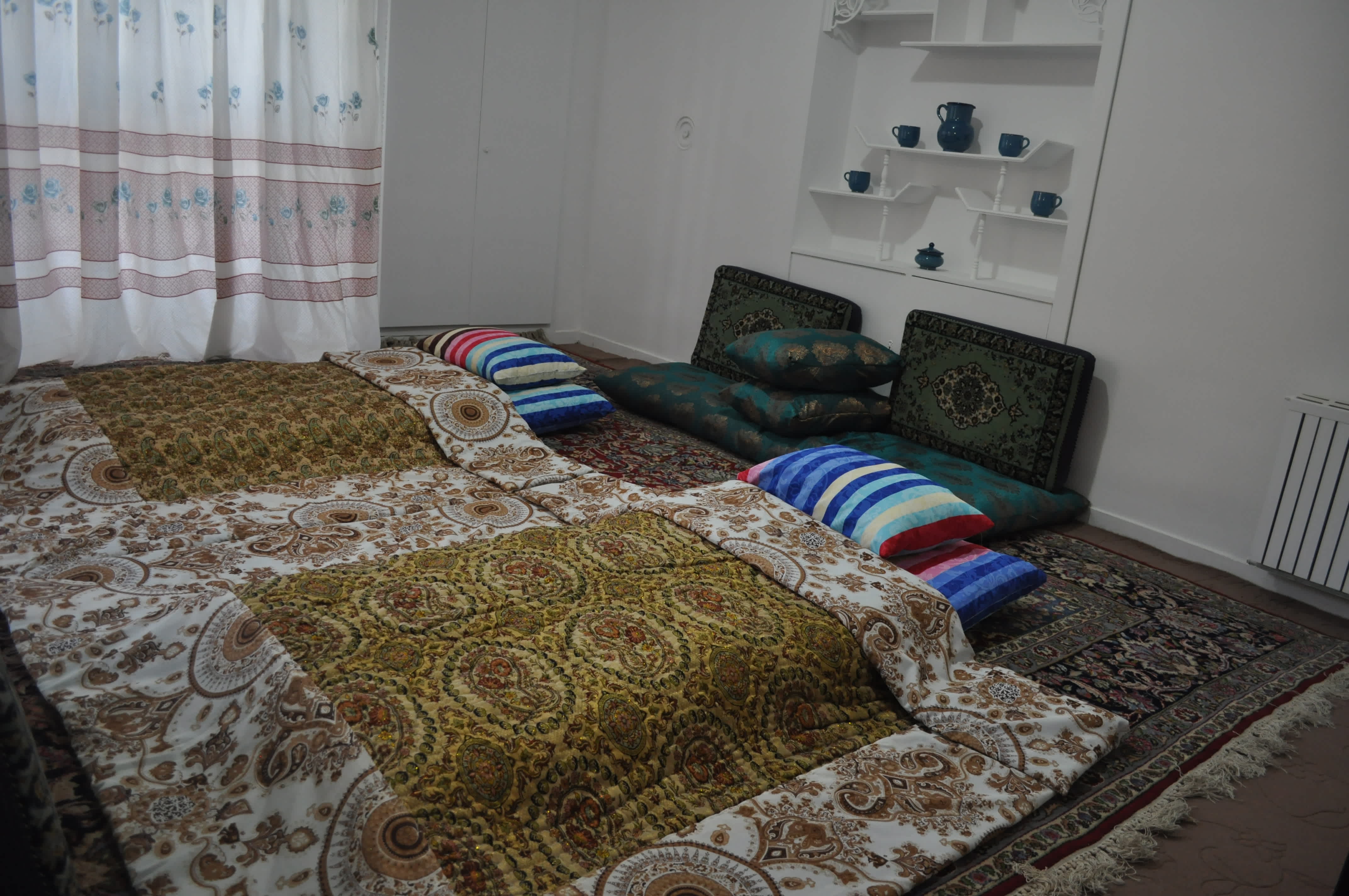 Narenj Hostel
